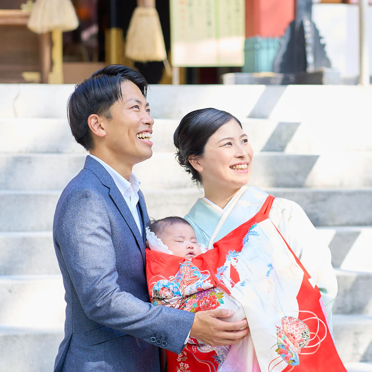 お宮参りの赤ちゃん写真